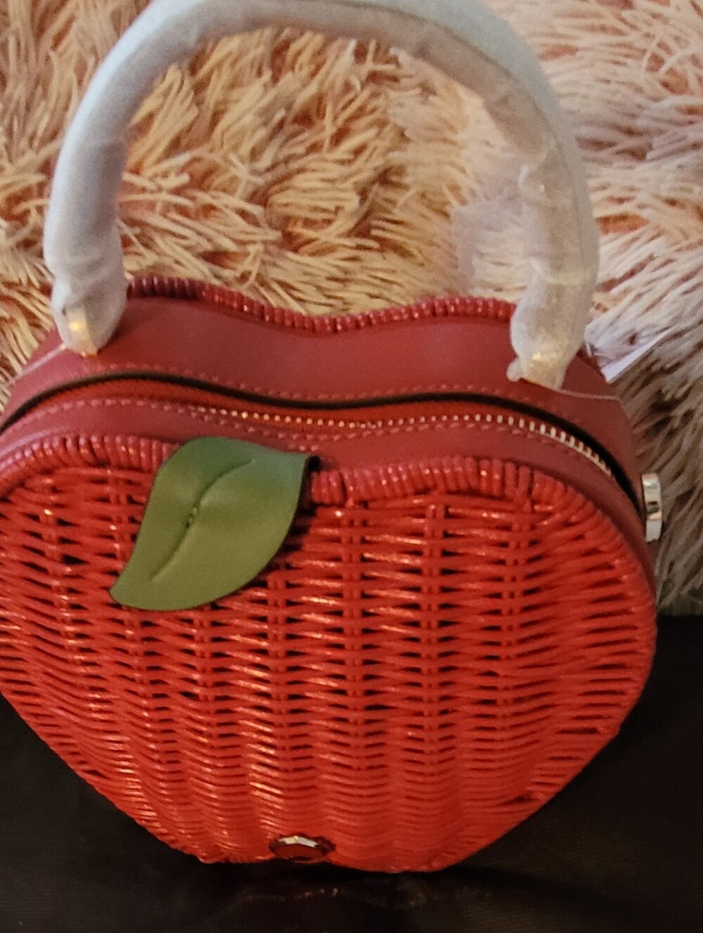 Kate Spade Honeycrisp Apple NWT - Picture 7 of 16